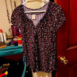 Multi colored shirt sleeved top